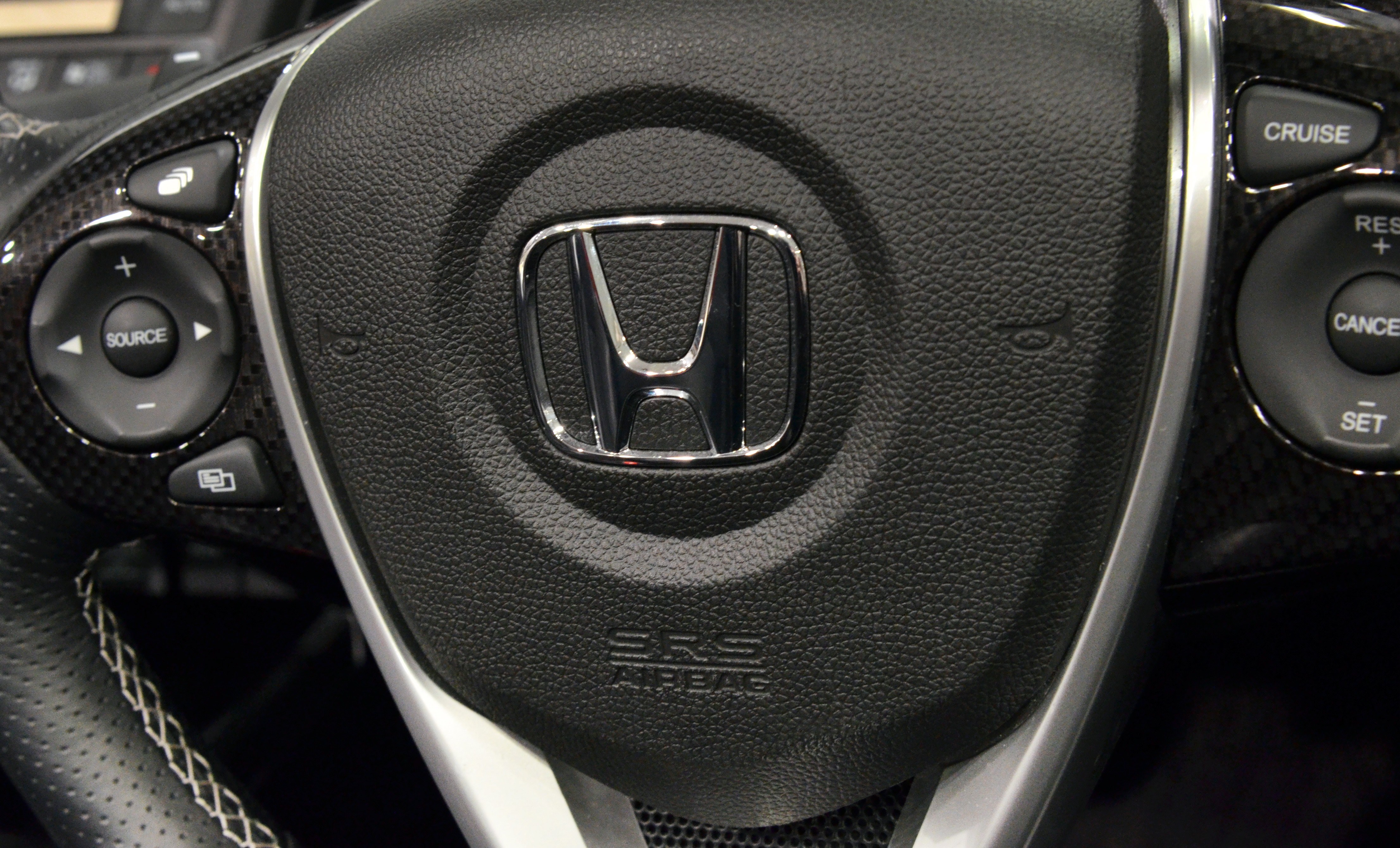 Air bag woes force Honda, Toyota to recall 6M vehicles