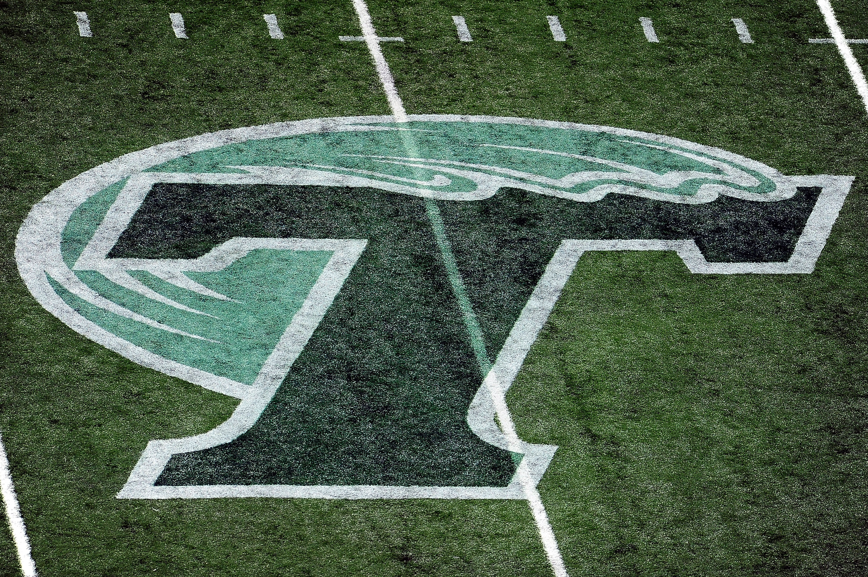 Tulane player delivers the most overdramatic football flop of the year