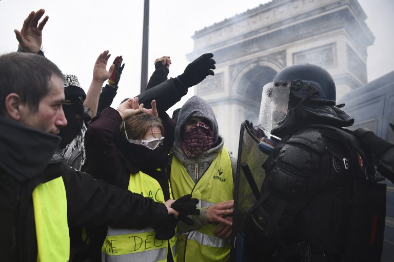 Plus de 5000 manifestants et 100 interpellations sur les