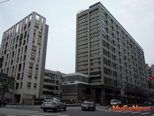 ▲捷運與家的距離，盤點雙北十大熱門捷運共構宅，「美河市」交易量坐穩第一，「E.A.T國際館」單價持續破百萬