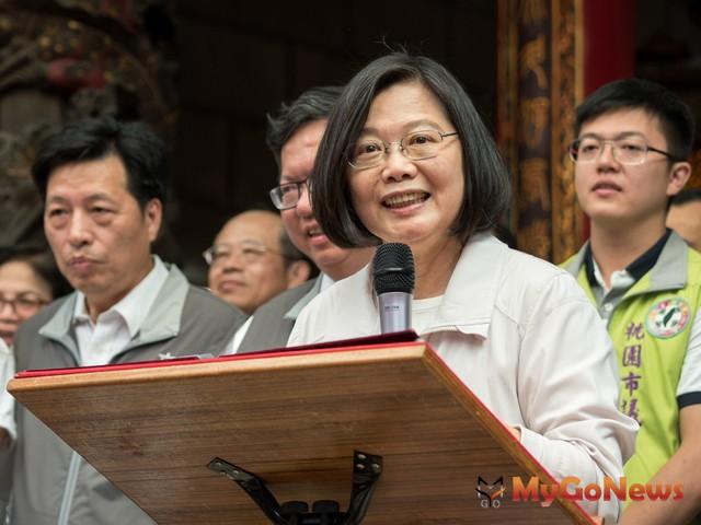 ▲參拜桃園宮廟，總統向桃園鄉親說明執政成果，總統參拜「蘆竹五福宮」、「景福宮」及「慈護宮」(圖：桃園市政府)