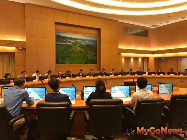 ▲北桃合作副市長會議登場，捷運三鶯線延伸八德段可行性研究報告書，將力拼2019年取得行政院核定(圖：新北市政府)