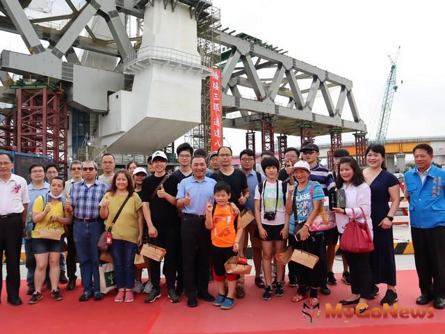 ▲侯友宜：新店新地標輕軌安心橋，安坑輕軌進度逾五成(圖：新北市政府)