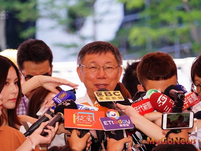 ▲柯文哲走訪健康社宅及靑年一區社宅，期許不斷精進服務市民