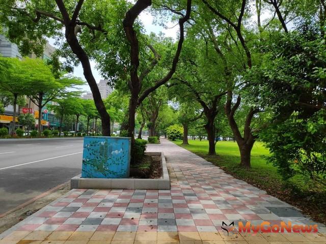 ▲改善城市景觀，新竹縣高鐵、縣府、金融區、河岸周遭改善人行道等區域陸續完工(圖：新竹縣政府)