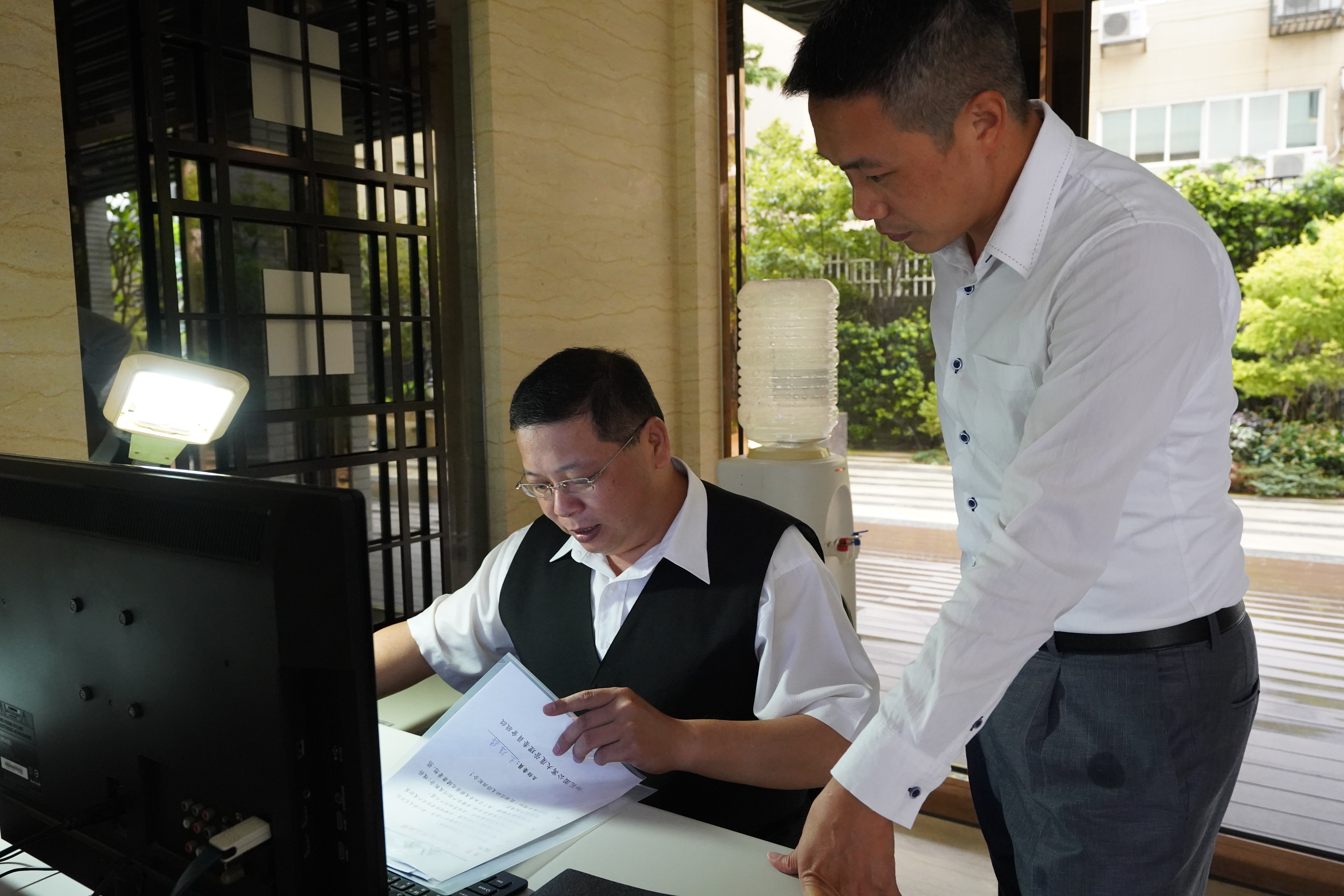 ▲若社區發生漏水問題，可像建商發存證信函，要求限期改善，若雙方達成共識並修繕完成，則可要求建商延長保固。 