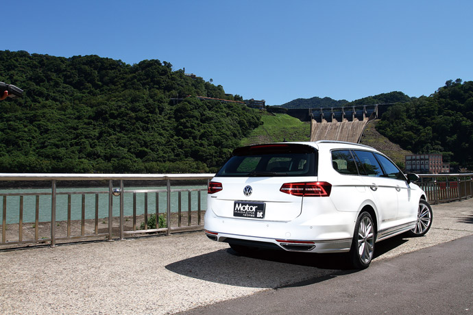 【路試報導】Volkswagen Passat Variant 330 TSI R-Line 30 Million Edition ...