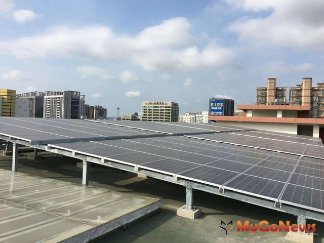 ▲高市屋頂種電每案最高補助20萬元 10月15日截止