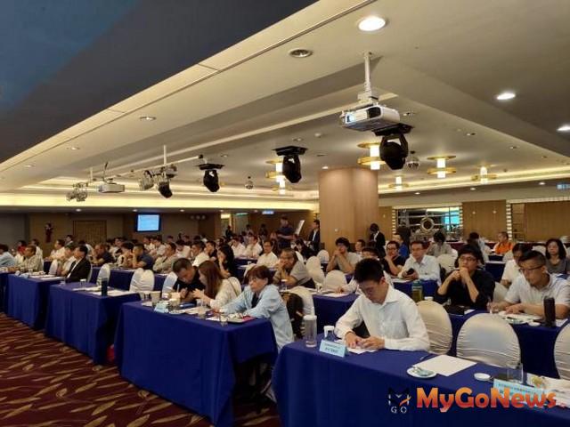 ▲台南市東區及安平區都市更新案，辦招商說明會，黃偉哲：期待共創四贏(圖：台南市政府)