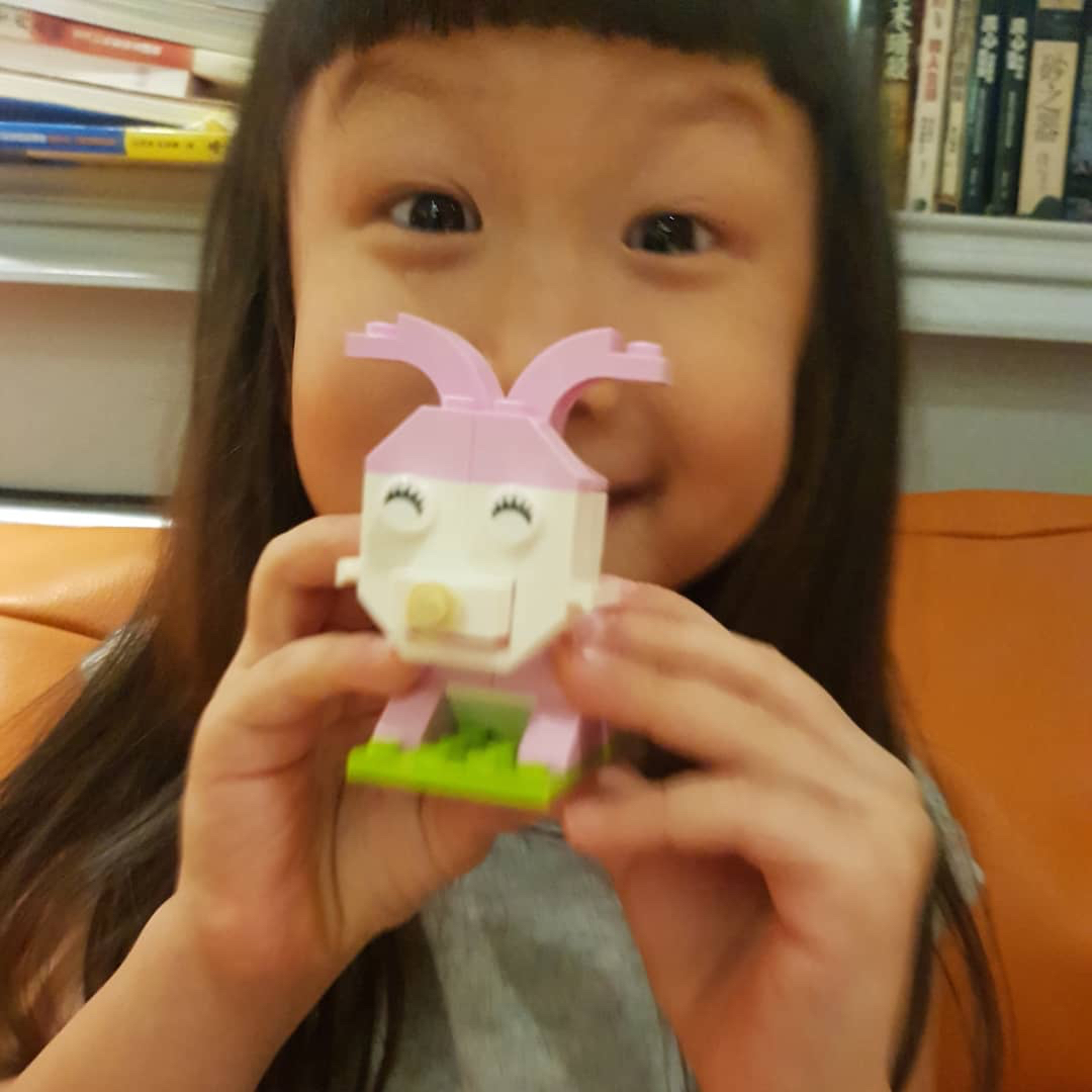 【親子時尚】高山峰愛玩具、帶孩子玩玩具培養孩子創造力