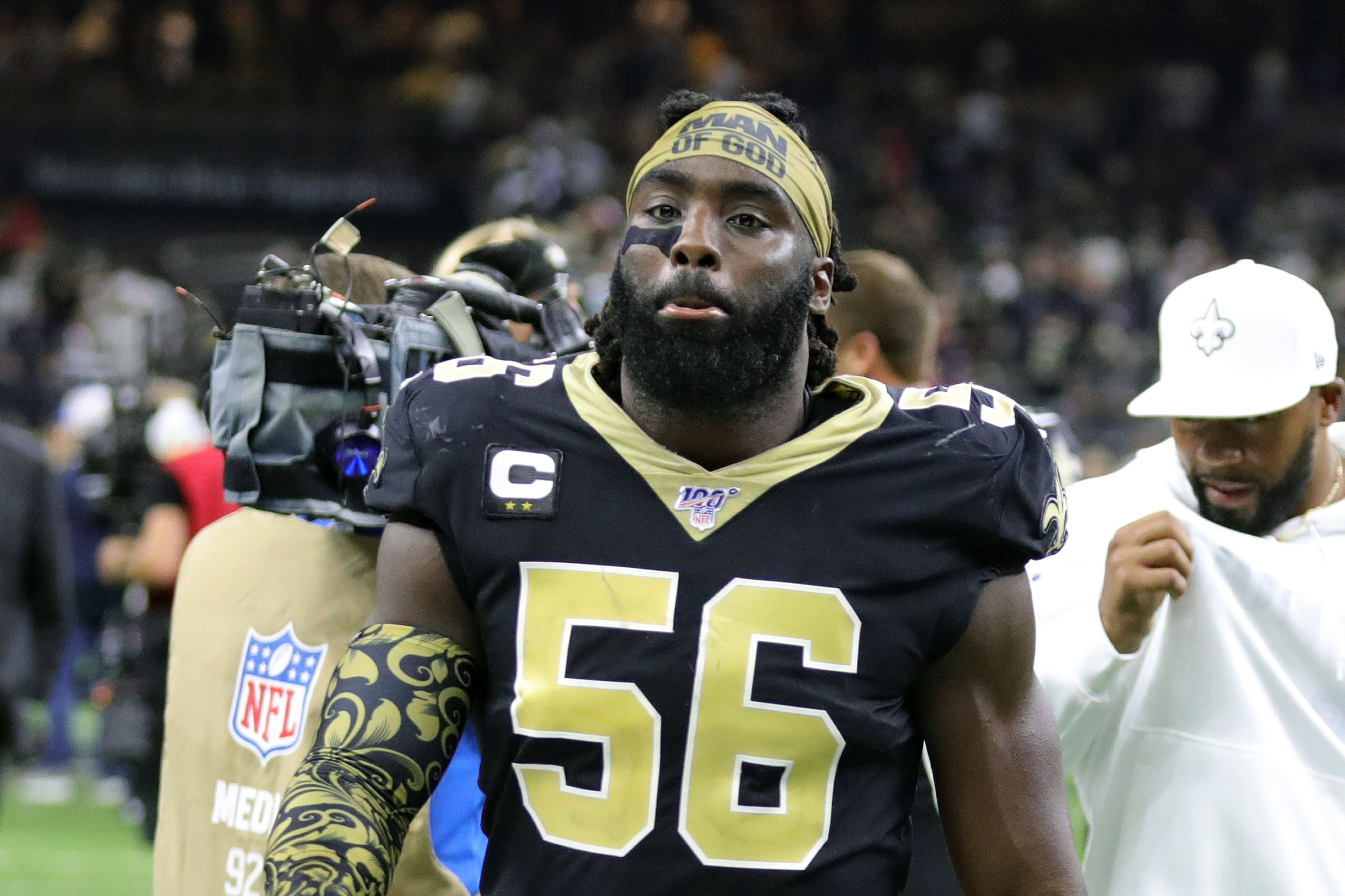 New Orleans Saints linebacker Demario Davis was fined by the NFL for wearing this 'Man of God' headband. (Getty Images)
