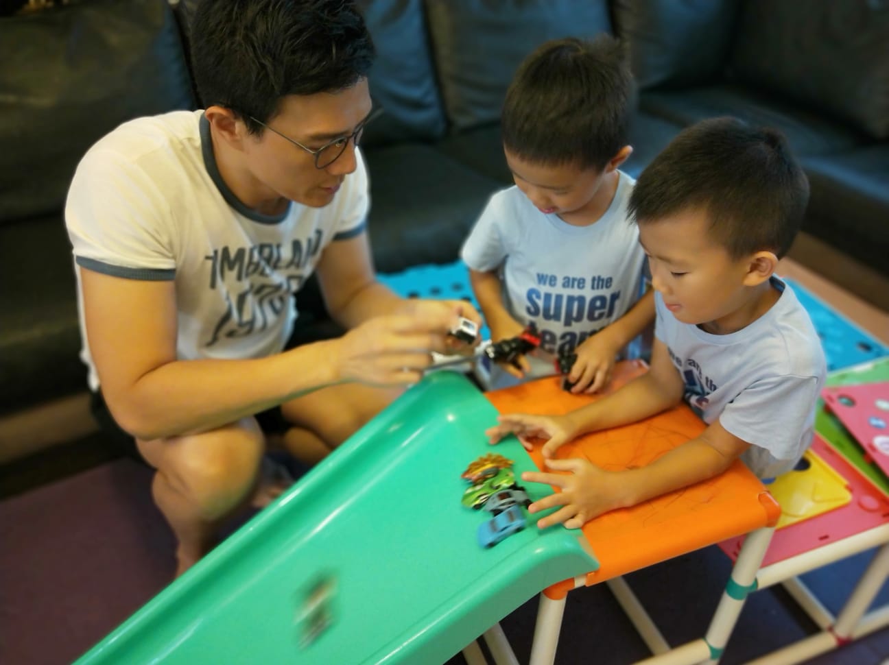 【親子時尚】蔣偉文最愛與孩子玩「恐怖箱」　用玩具培養孩子創造力