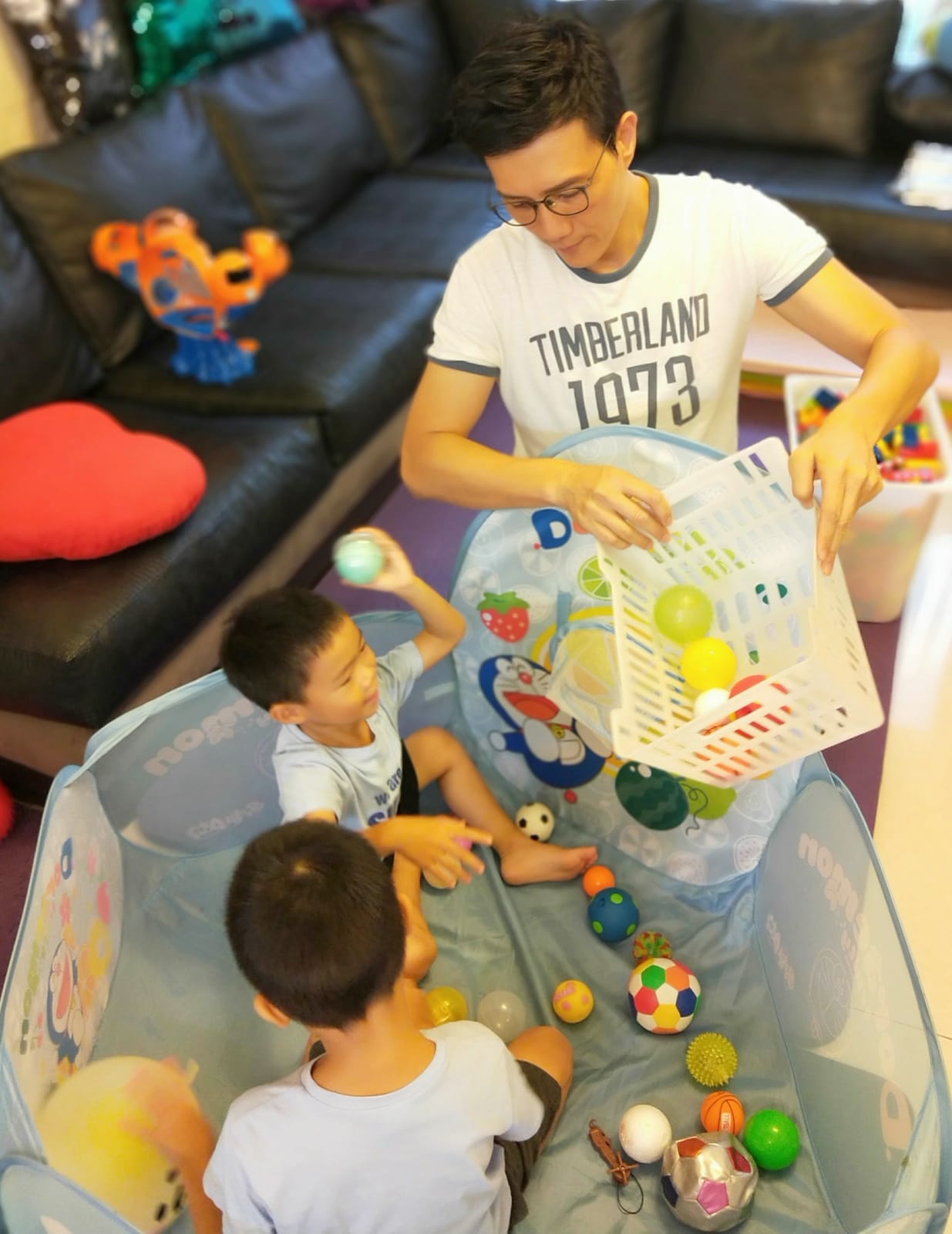 【親子時尚】蔣偉文最愛與孩子玩「恐怖箱」　用玩具培養孩子創造力