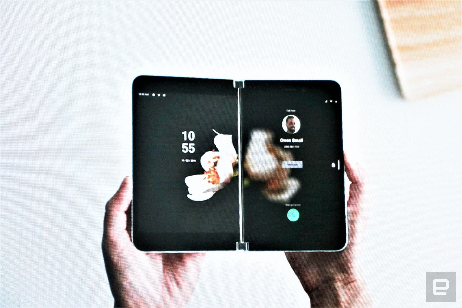 速報 マイクロソフト Surface Duo 発表 手のひら大の2画面折り畳みスマホ Engadget 日本版