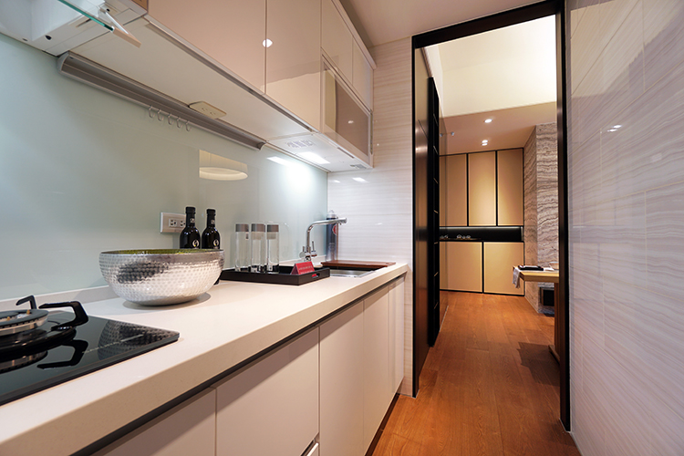 廚房相關設備，標配台灣精品SAKURA廚具。