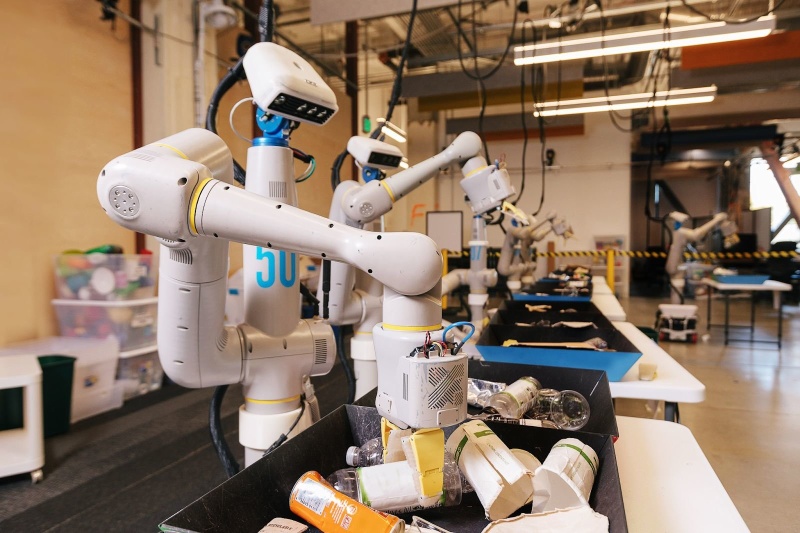 Alphabet's rebooted robotics program starts with trash-sorting machines