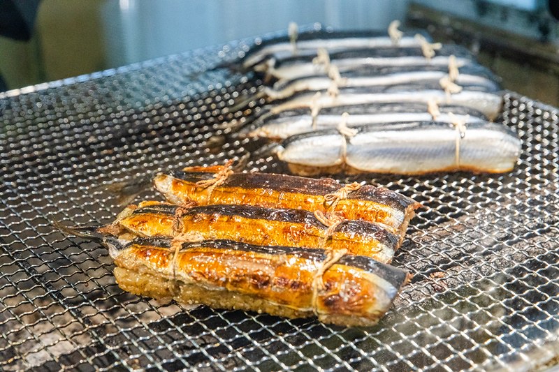 北海道釧路 さんまんま魚政 肥油香甜到不行的浦燒秋刀魚包飯 奶油鯛魚燒 清酒布丁 Yahoo奇摩旅遊