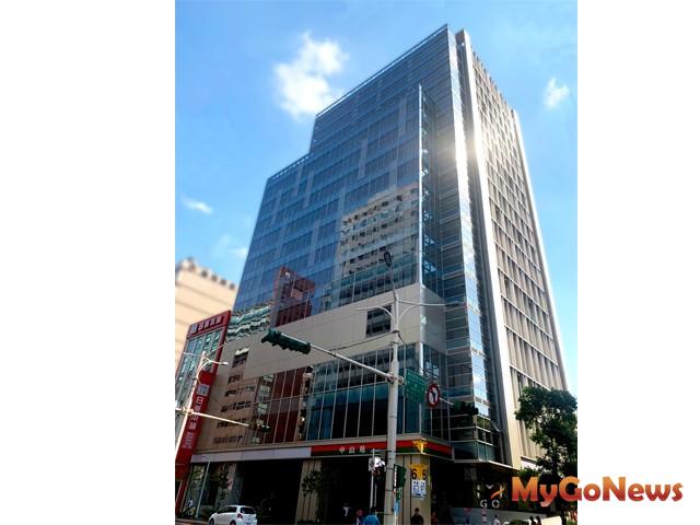 ▲仲量聯行接受皇翔建設委託公開標售全新共構商辦─皇翔中山