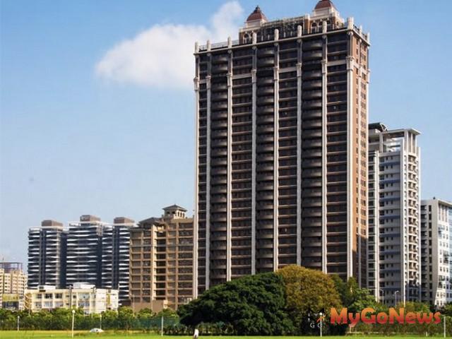 ▲中悦建設機構在竹北高鐵特區以媲美台北市仁愛大道的光明六路，再度以高規格為頂尖菁英家庭攀越生活新境界打造「中悦一品花園」。 