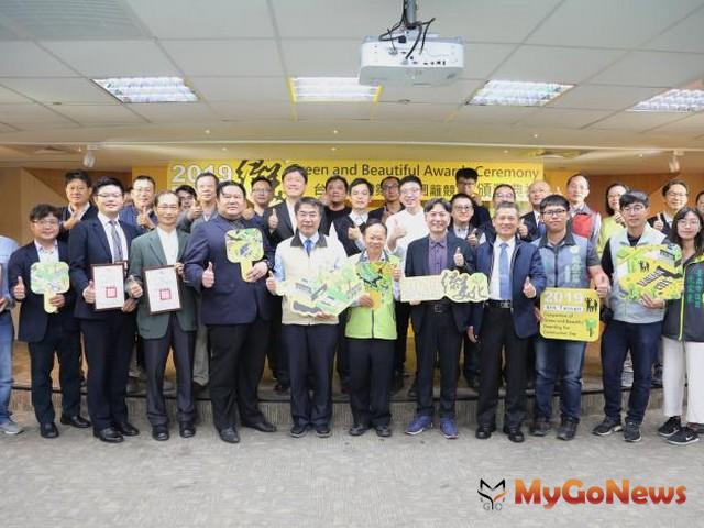 ▲台南市第六屆「建築工程圍籬綠美化競賽」成績揭曉，黃偉哲讚許圍籬綠美化使市容更賞心悅目(圖：台南市政府)