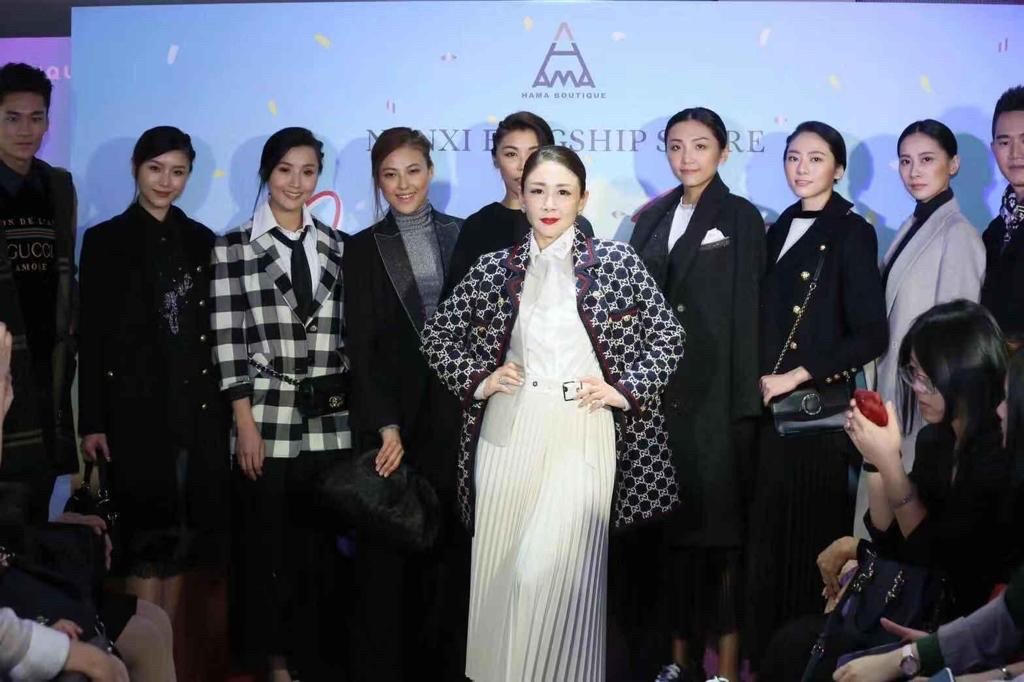 ▲在時尚圈打滾多年的曲艾玲，對於跑趴活動的穿搭很有經驗。