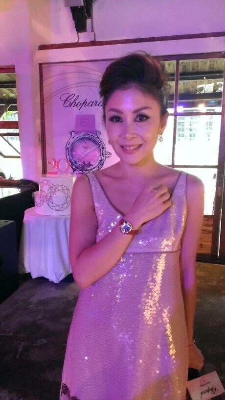 ▲曲艾玲表示，參加Party要配合不同禮服搭配不一樣的高跟鞋。