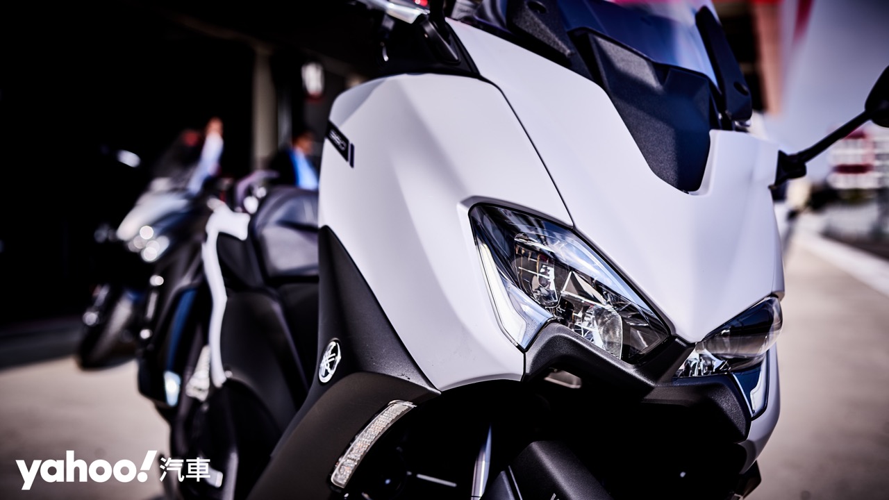 極速導入晉陞紅牌運動羊龍頭 Yamaha Tmax 560正式上市暨麗寶g2賽道試駕 Yahoo奇摩汽車機車