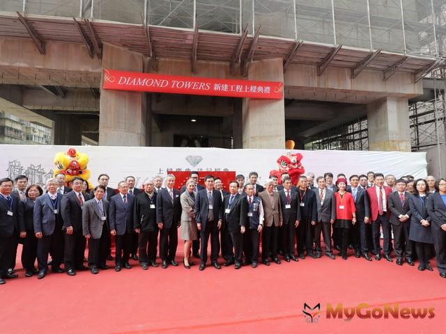 ▲正義國宅都更案「Diamond Tower」上梁，三圓機構心目中想要賣的價位是「每坪250萬起」