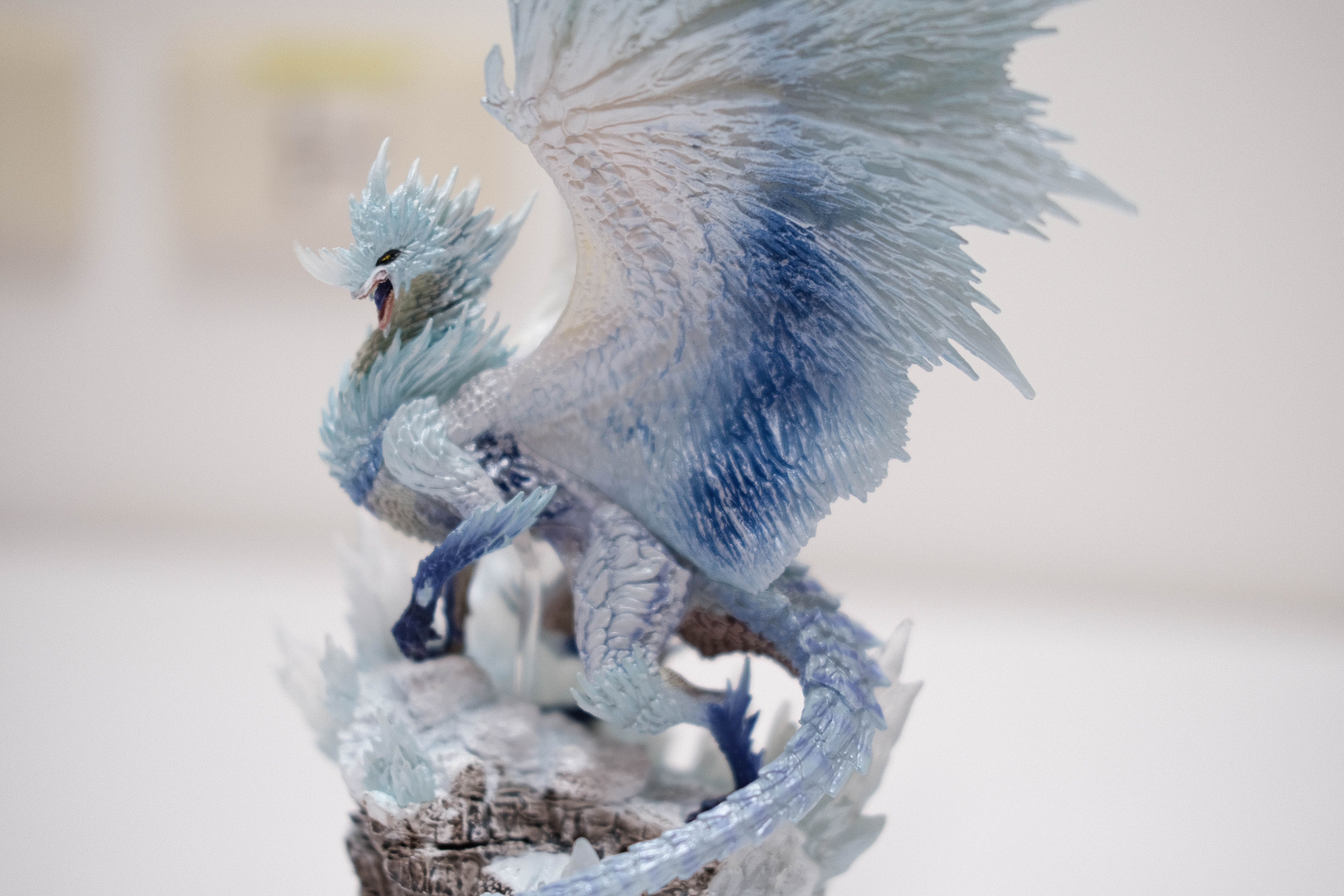 【編輯開箱】強到能當封面人物，《魔物獵人世界》的「冰咒龍」 Yahoo奇摩遊戲電競