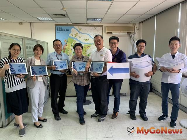 ▲持續精進行政效能 中市全國首創無紙化建照審查(圖：台中市政府)