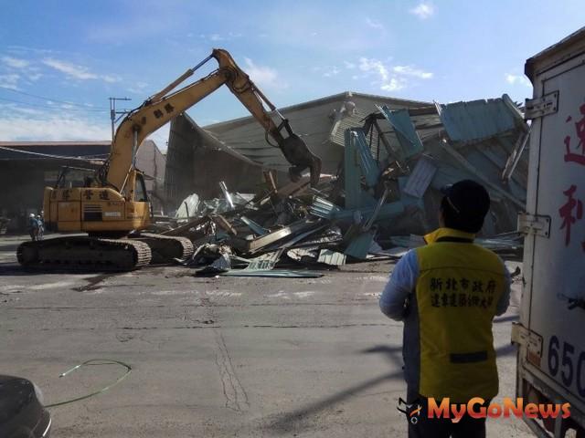 ▲真有魄力！邁向新里程碑，新北展整治決心，五股垃圾山公有地違建全拆了(圖：新北市政府)