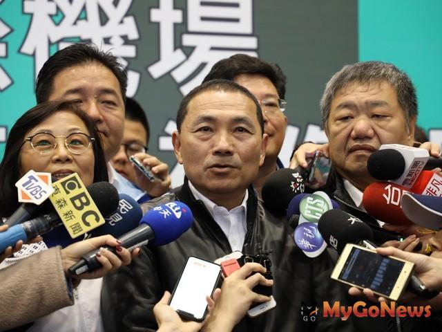 ▲侯友宜宣布環狀線元月31日正式通車 免費搭乘一個月