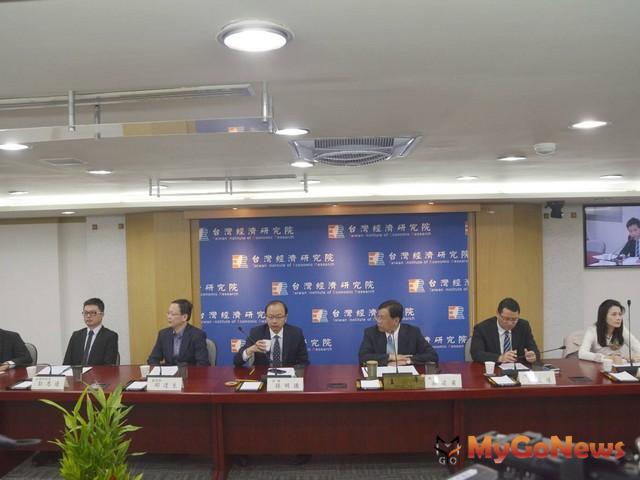 ▲景氣動向調查，台經院：1月「3大產業」氣候測驗點呈現同步下滑