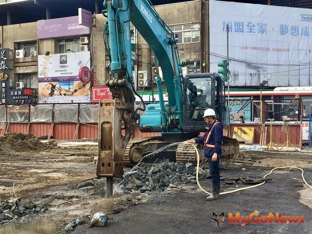 ▲桃園鐵路地下化綜合規劃及先導工程「持續進行」(圖：桃園市政府)