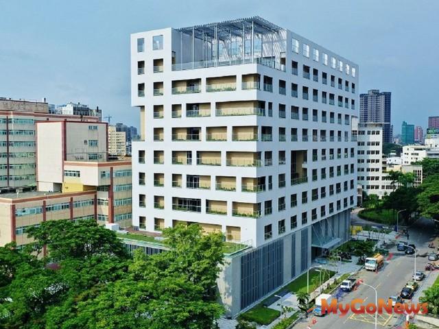 ▲2020建築園冶獎出爐，高市府榮獲12座大獎，圖為3H設計概念的高齡整合長期照護中心(圖：高雄市政府)