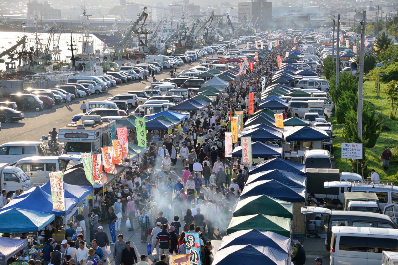 圖/館鼻岸壁朝市