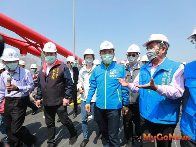 ▲視察三鶯大橋二期改建工程 侯友宜：強化交維　安全第一(圖：新北市政府)