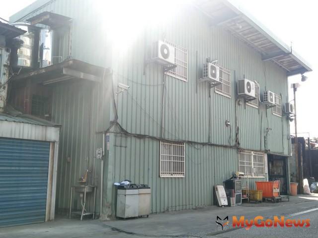 ▲五股垃圾山首件臨時建築物許可案7天通過審查，新北市各局處攜手合作協助業者合法化(圖：新北市政府)