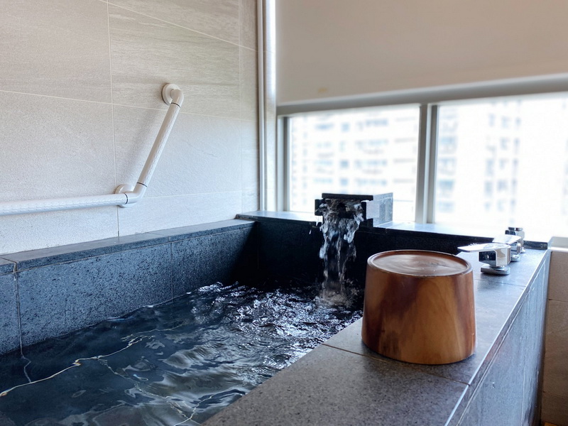 圖/在五行套房內敷面膜泡湯，防疫期間給全家最辛苦的媽媽享受放鬆與舒適的身心靈小旅行。