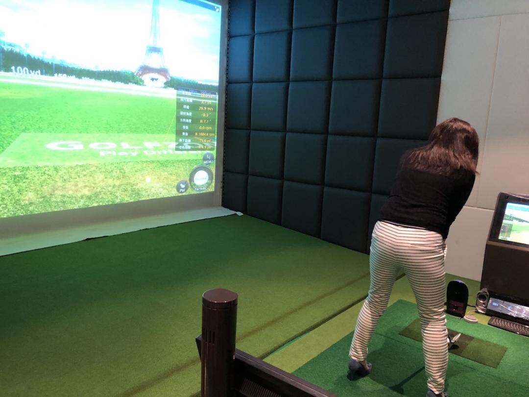 ▲公設還有3Ｄ模真高爾夫球場，在家就能打球。