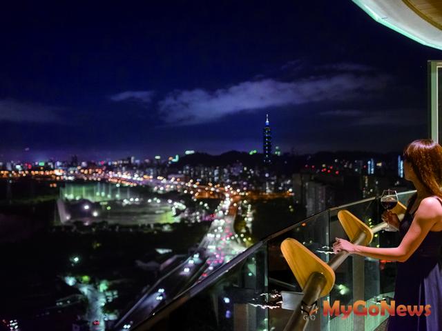 ▲各國央行降息「錢」進房市，買比租來的划算，環狀線利多加持水岸 新店溪第一排景觀無價(圖：業者提供)