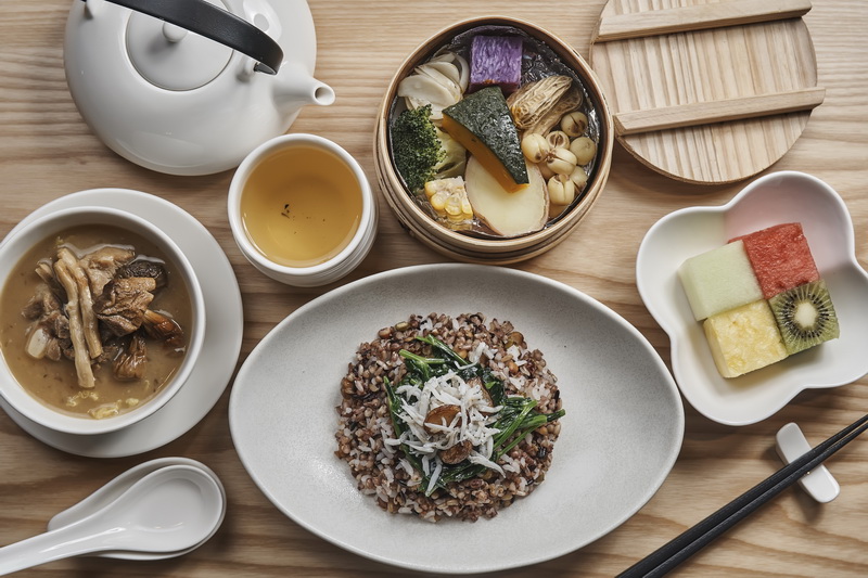 圖/與媽媽一起享用專人送抵房的蘊品晚餐與蘊木盒早餐盒