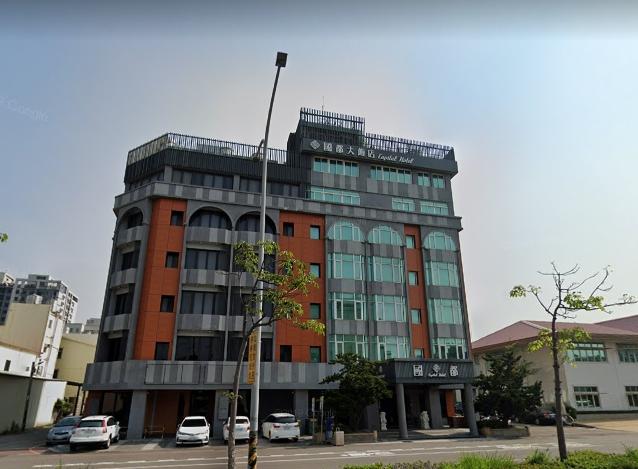 位於台中市梧棲區的「國都大飯店」遭到法院以給付承攬報酬執行法拍。(圖/翻攝自Googlemap)