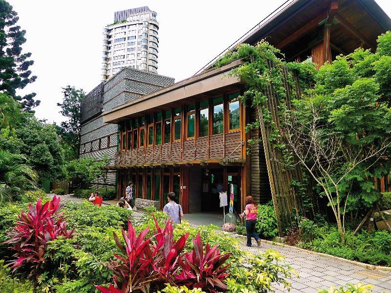 ▲台北市前十大親民路段中，第一名為北投區的溫泉路，鄰近北投圖書館。