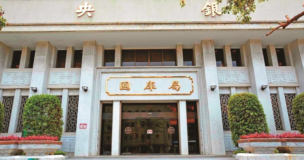 ▲央行上個月大動作降息，自用住宅透過公股行庫貸款1000萬以內還可再降1碼。