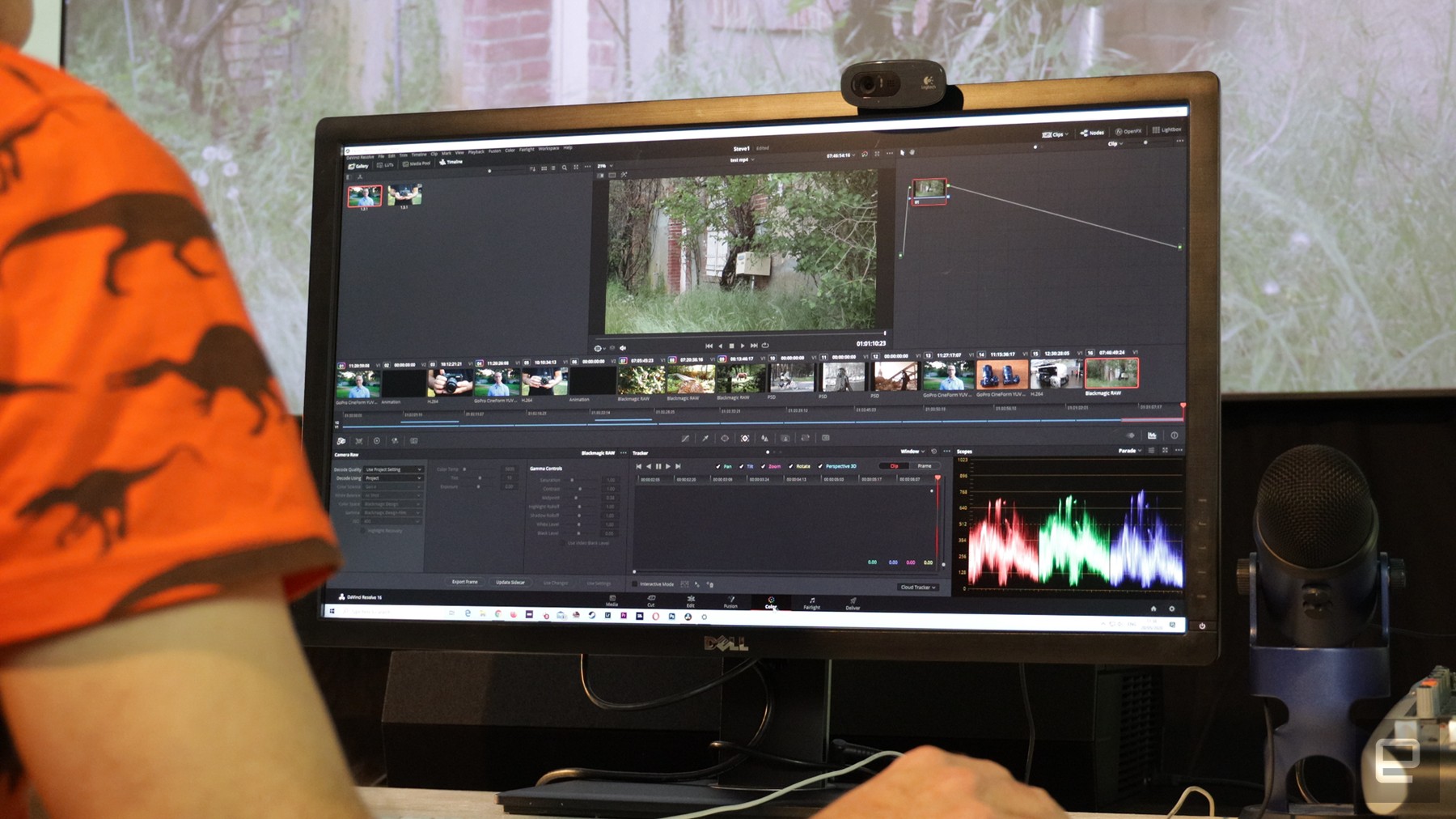 Что лучше davinci resolve или premiere pro