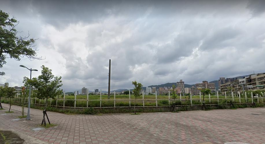 ▲「大南港土地」7日由富邦人壽以溢價9.64%、總價282億8,700萬元標下。(圖/翻攝自Google街景圖)