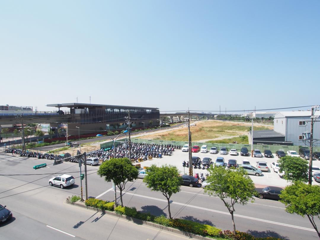 ▲桃園市政府26日舉行標售，開出紅盤。(圖/台灣房屋提供)