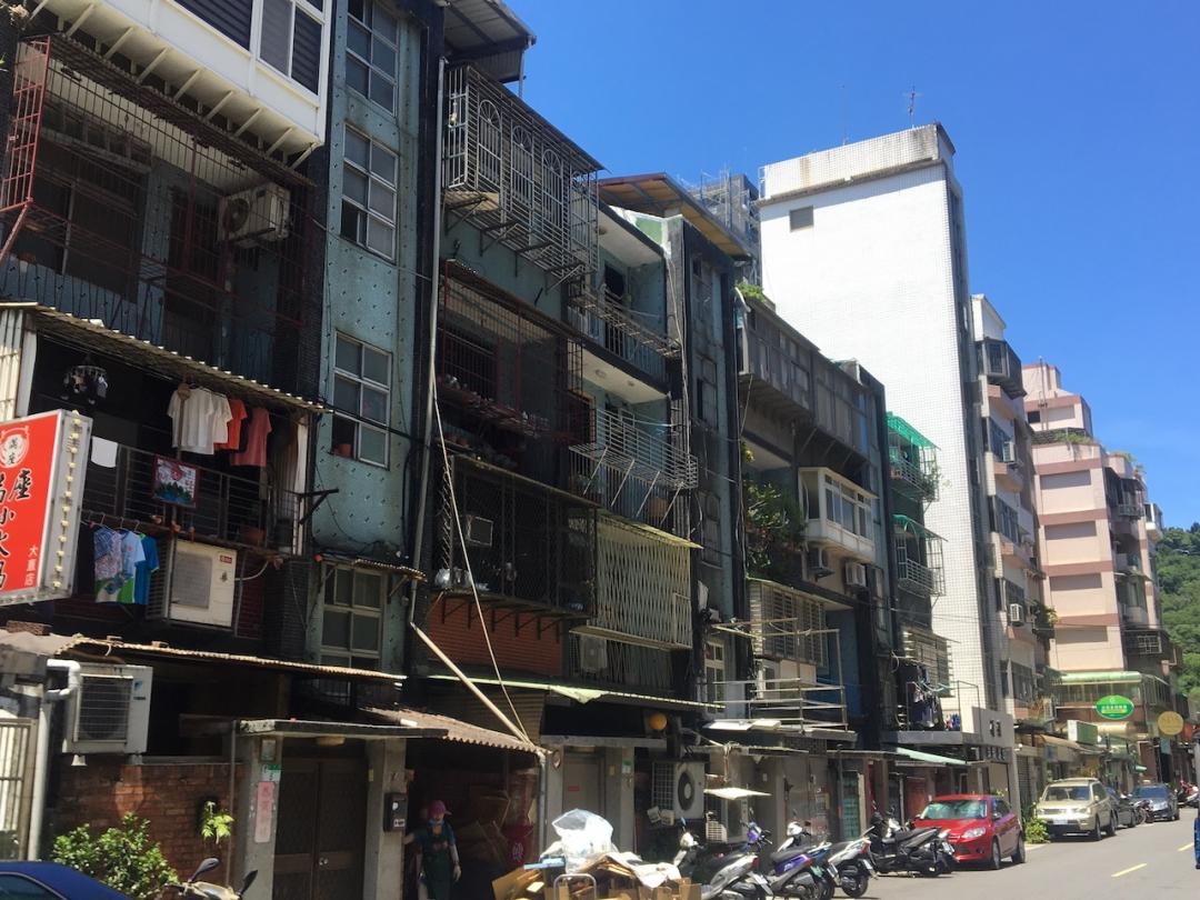 ▲根據實價登錄資料，台北市第一季公寓價格出現下滑趨勢。（中信房屋提供）