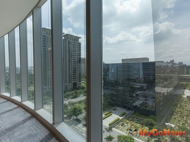 ▲商用不動產上半年投資步調被疫情打亂,下半年著眼三項熱點,倉儲、資訊中心可提前部署(圖:高力國際)